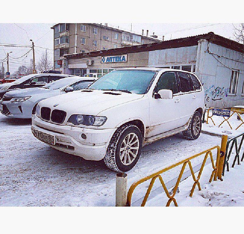 Срочная продажа автомобиля BMW X5 2000 в Красноярске