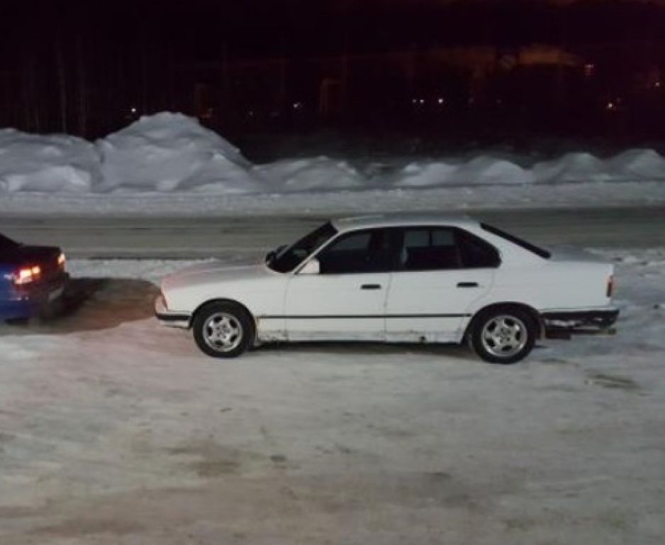 Срочная продажа автомобиля BMW 5 1991 в Сургуте