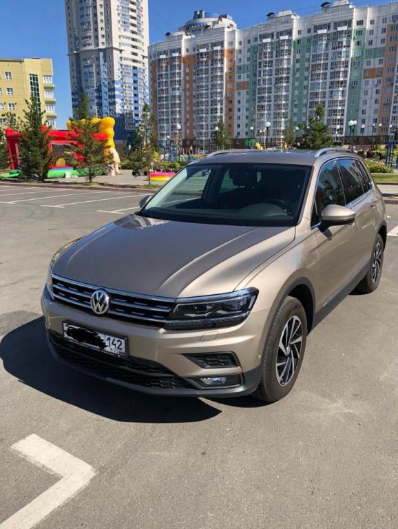 Срочная продажа автомобиля Volkswagen Tiguan 2018 в Кемерово