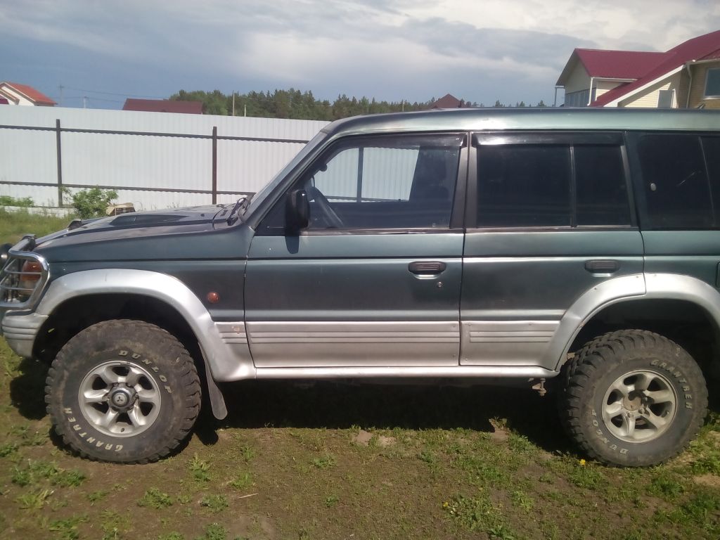 Срочная продажа автомобиля Mitsubishi Pajero 1994 в Тюмени