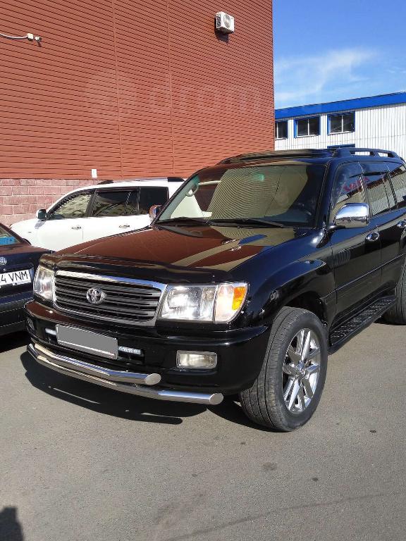 Срочная продажа автомобиля Toyota Land Cruiser 2003 в Омске