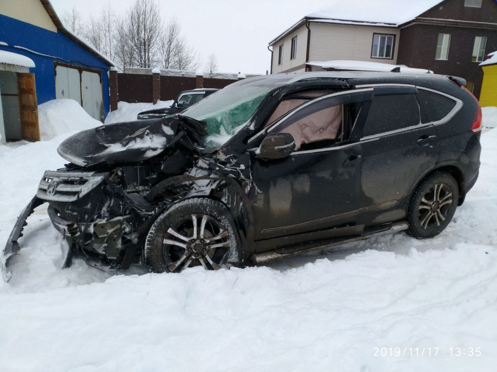 Срочная продажа автомобиля Honda CR-V 2013 в Мегионе