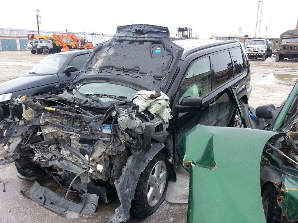 Срочная продажа автомобиля Nissan X-Trail 2006 в Новом Уренгое