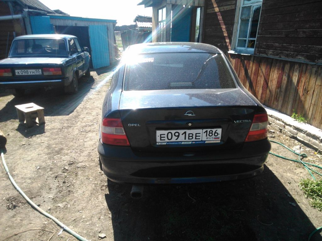 Срочная продажа автомобиля Opel Vectra 1998 в Омске