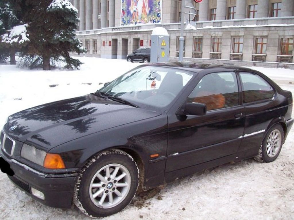 Срочная продажа автомобиля BMW 3 1998 в Кирове