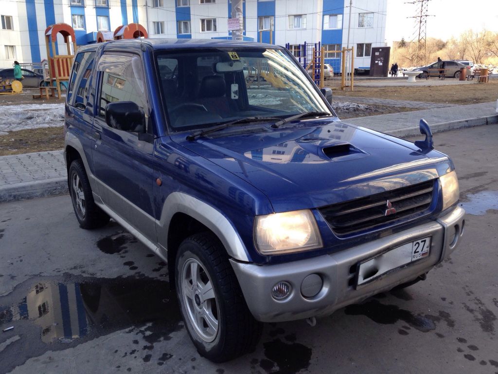 Срочная продажа автомобиля Mitsubishi Pajero IO 1999 в Хабаровске