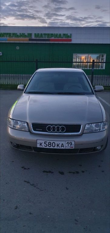 Срочная продажа автомобиля Audi A4 2001 в Абакане
