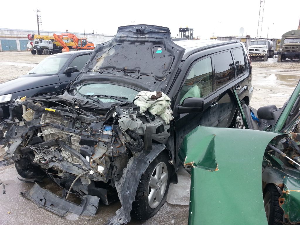 Срочная продажа автомобиля Nissan X-Trail 2006 в Новом Уренгое