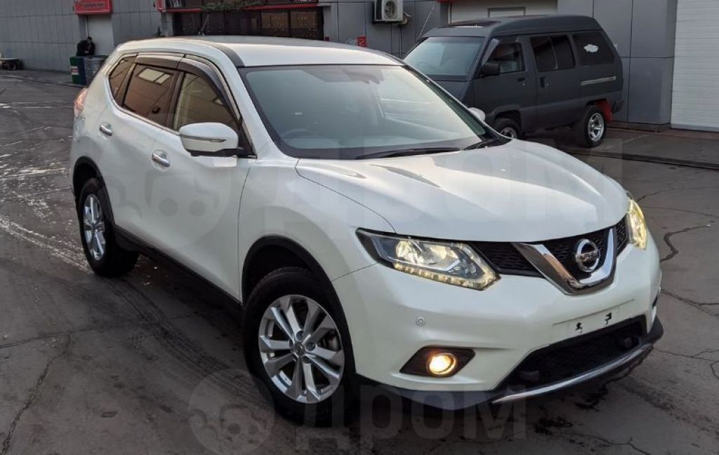 Срочная продажа автомобиля Nissan X-Trail 2015 в Хабаровске